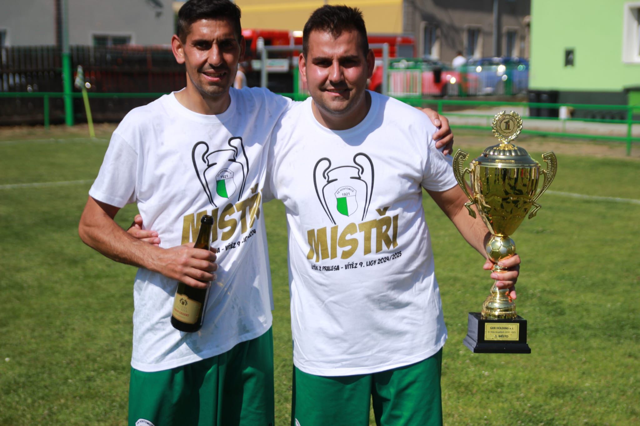 Předání poháru 10