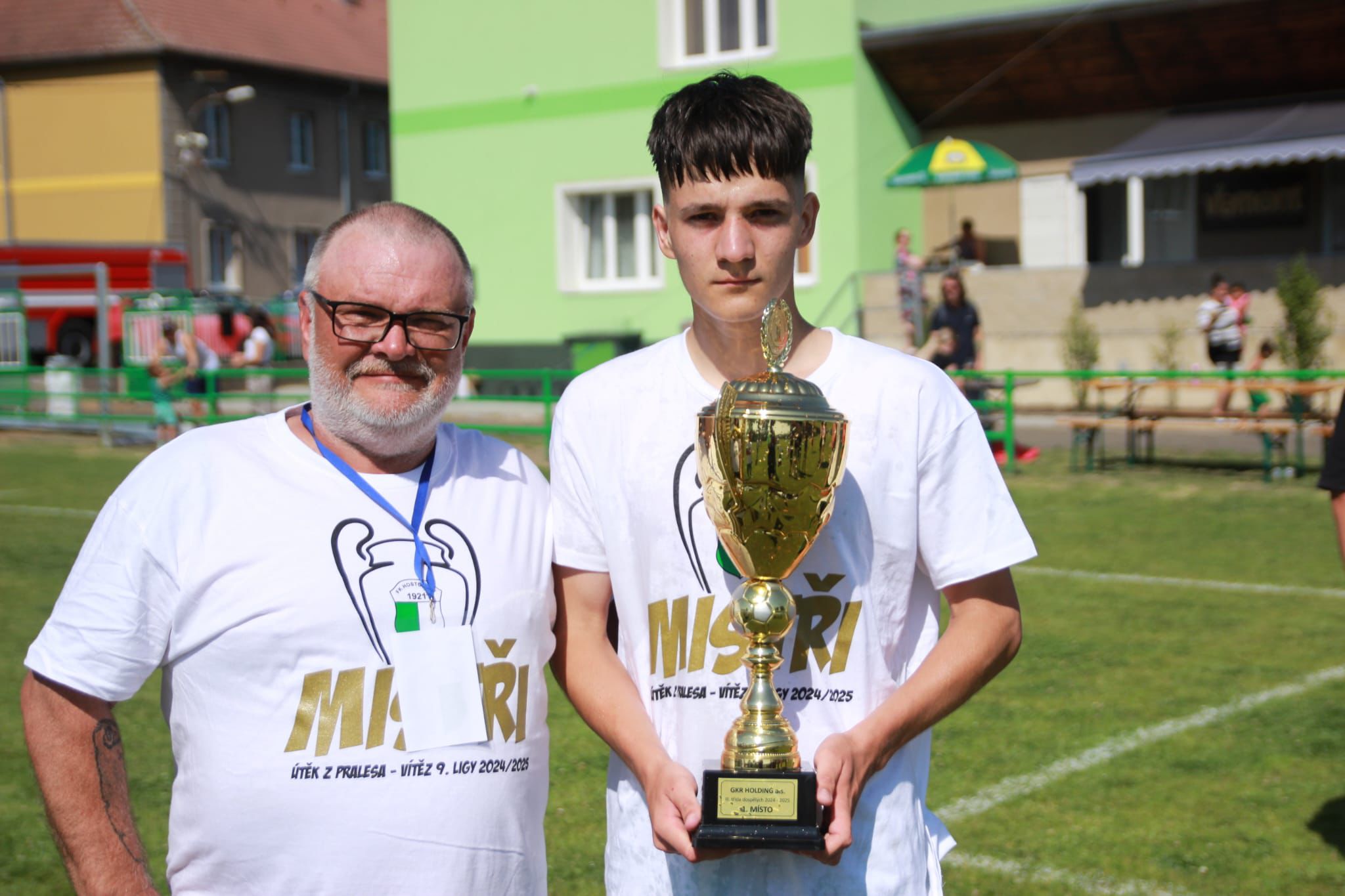 Předání poháru 12